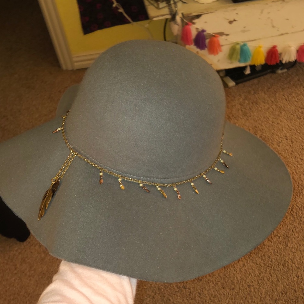 Grey felt floppy hat